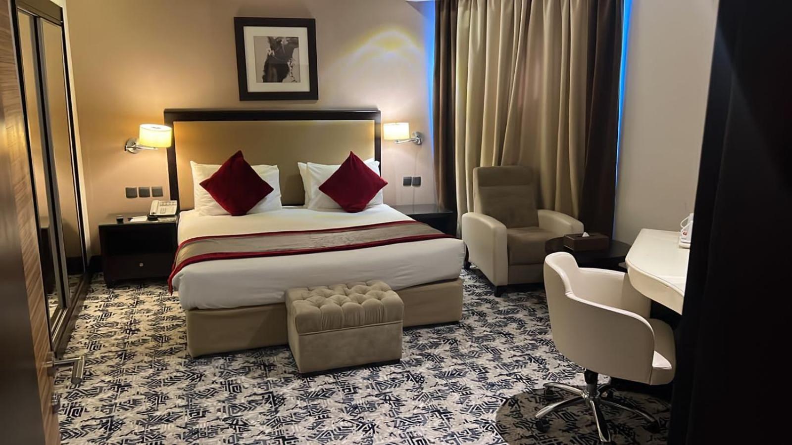 Golden Tulip Hail Luaran gambar