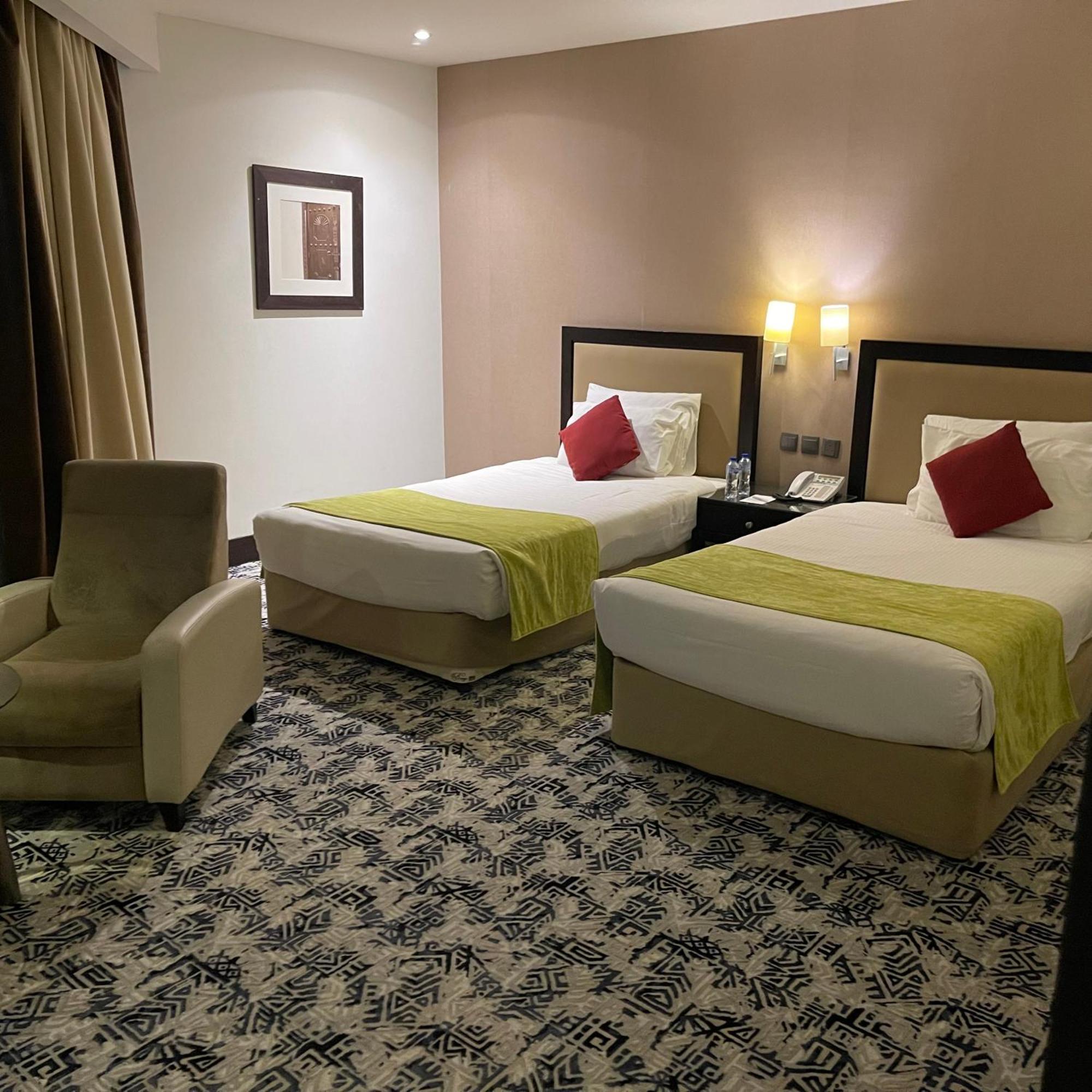 Golden Tulip Hail Luaran gambar