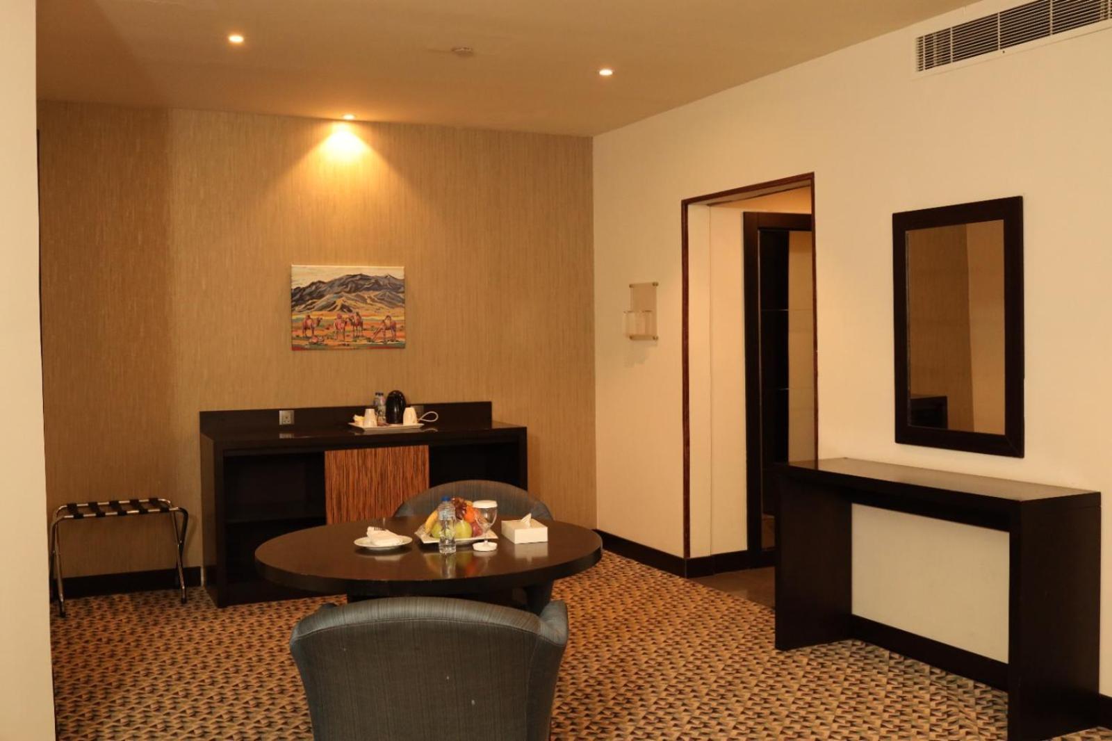 Golden Tulip Hail Luaran gambar