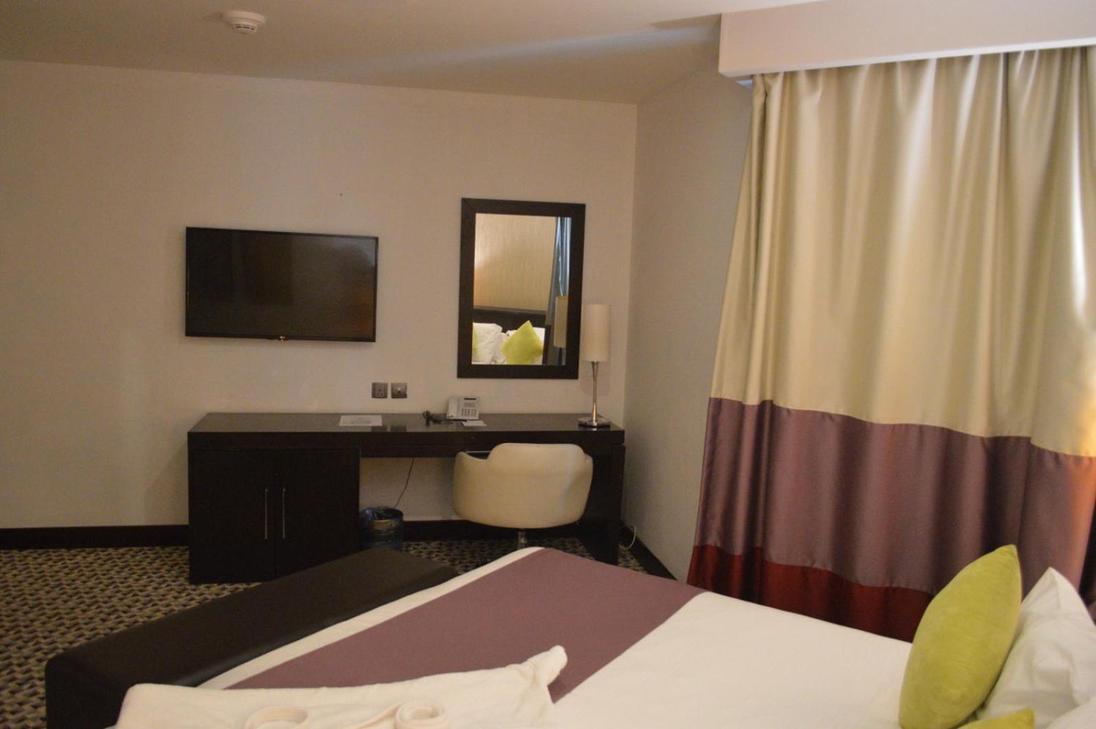 Golden Tulip Hail Luaran gambar