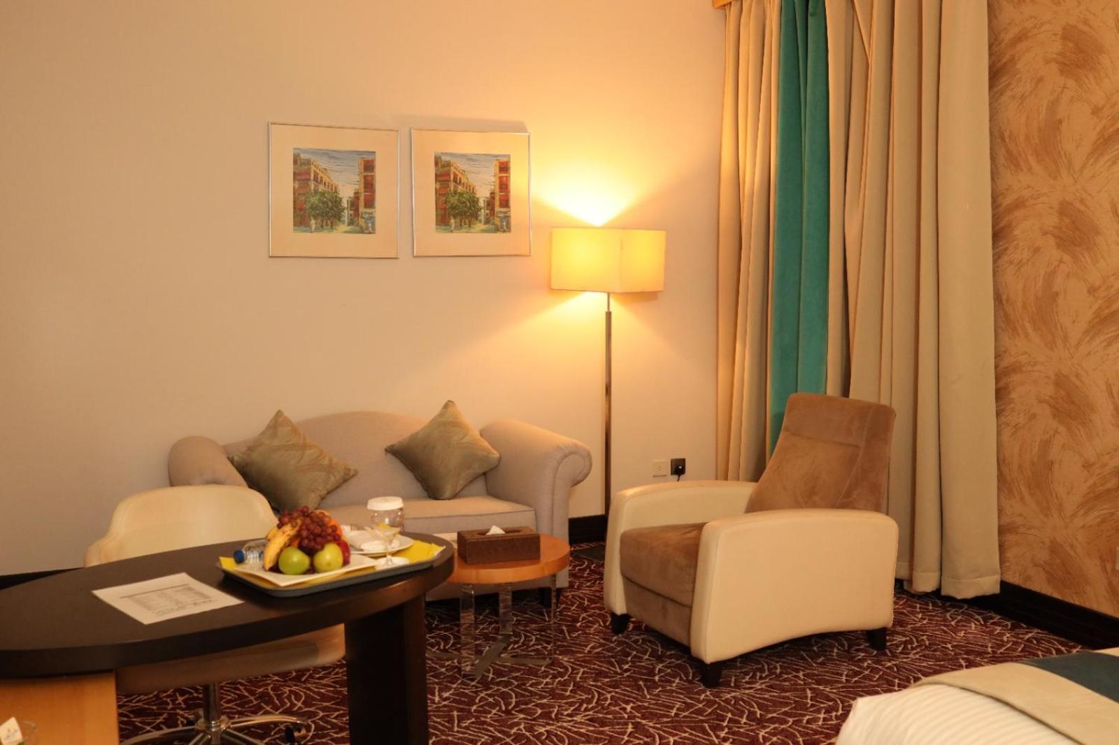 Golden Tulip Hail Luaran gambar