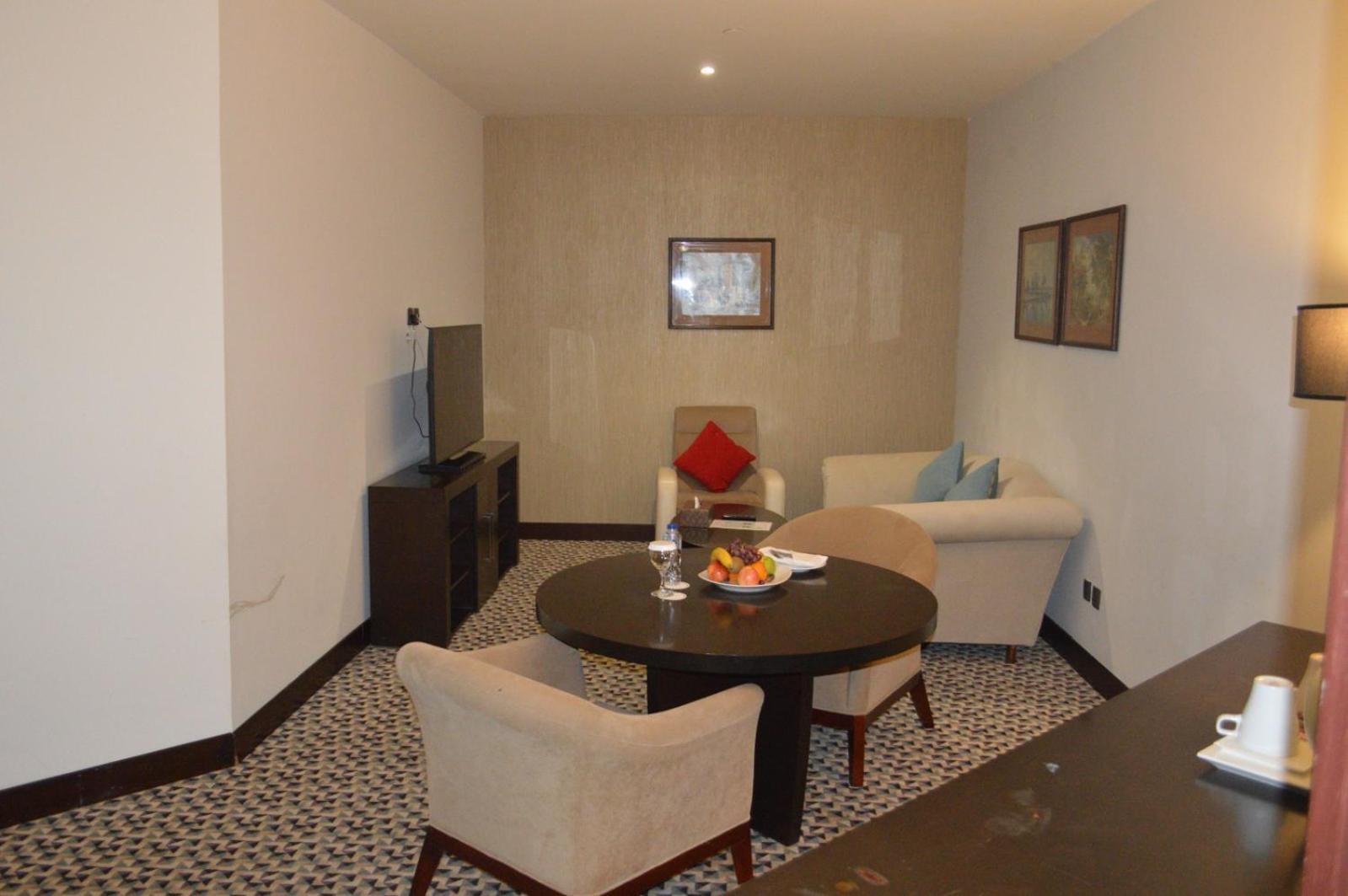 Golden Tulip Hail Luaran gambar