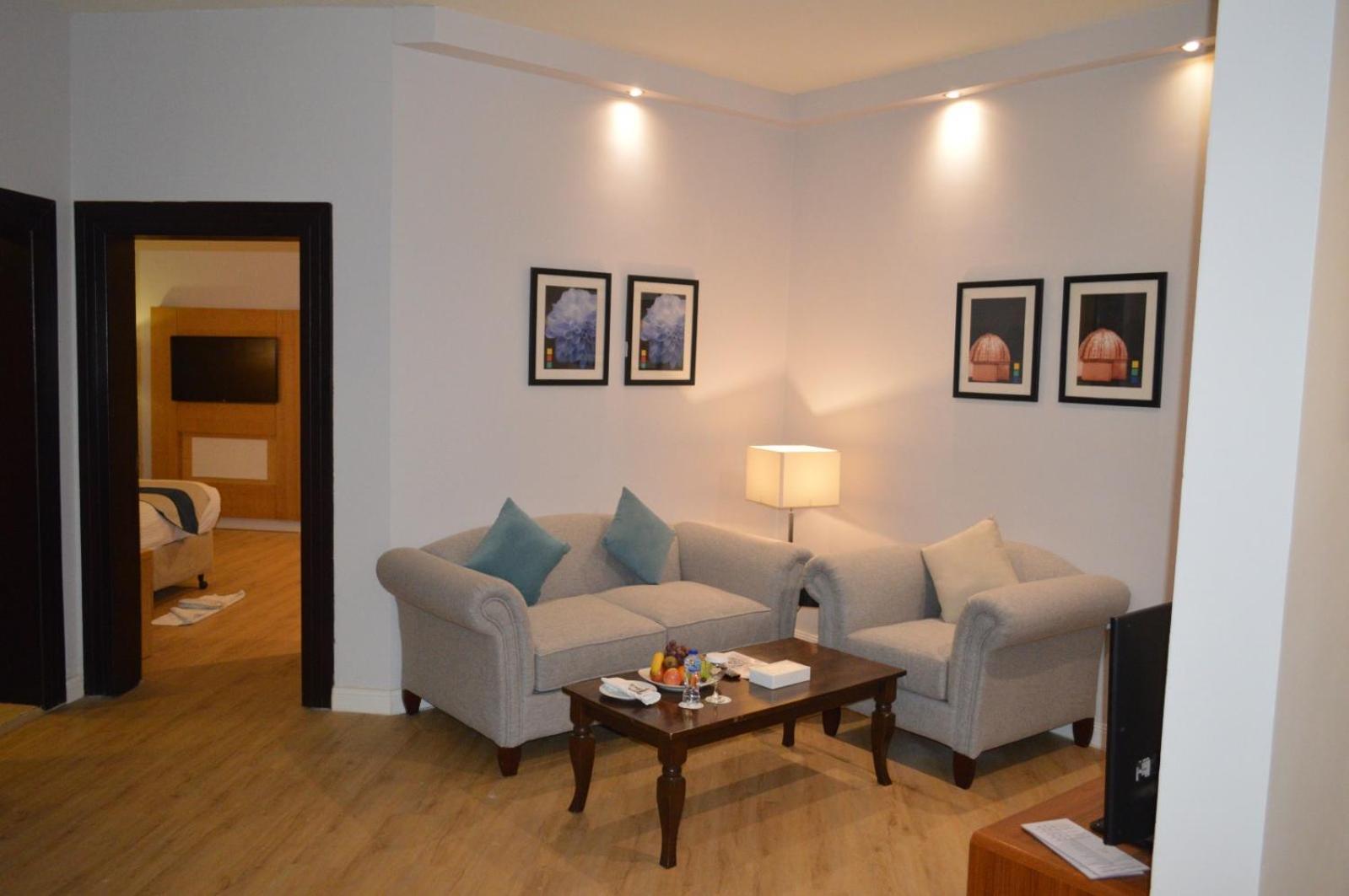 Golden Tulip Hail Luaran gambar