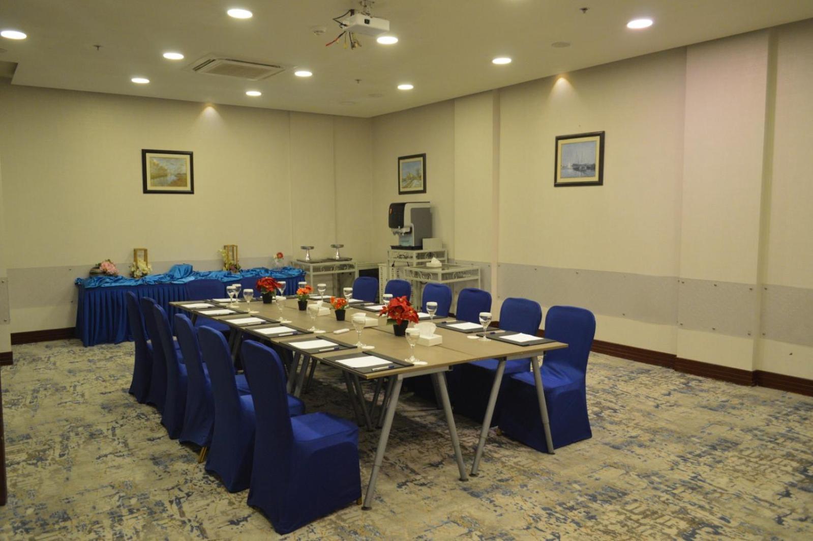Golden Tulip Hail Luaran gambar