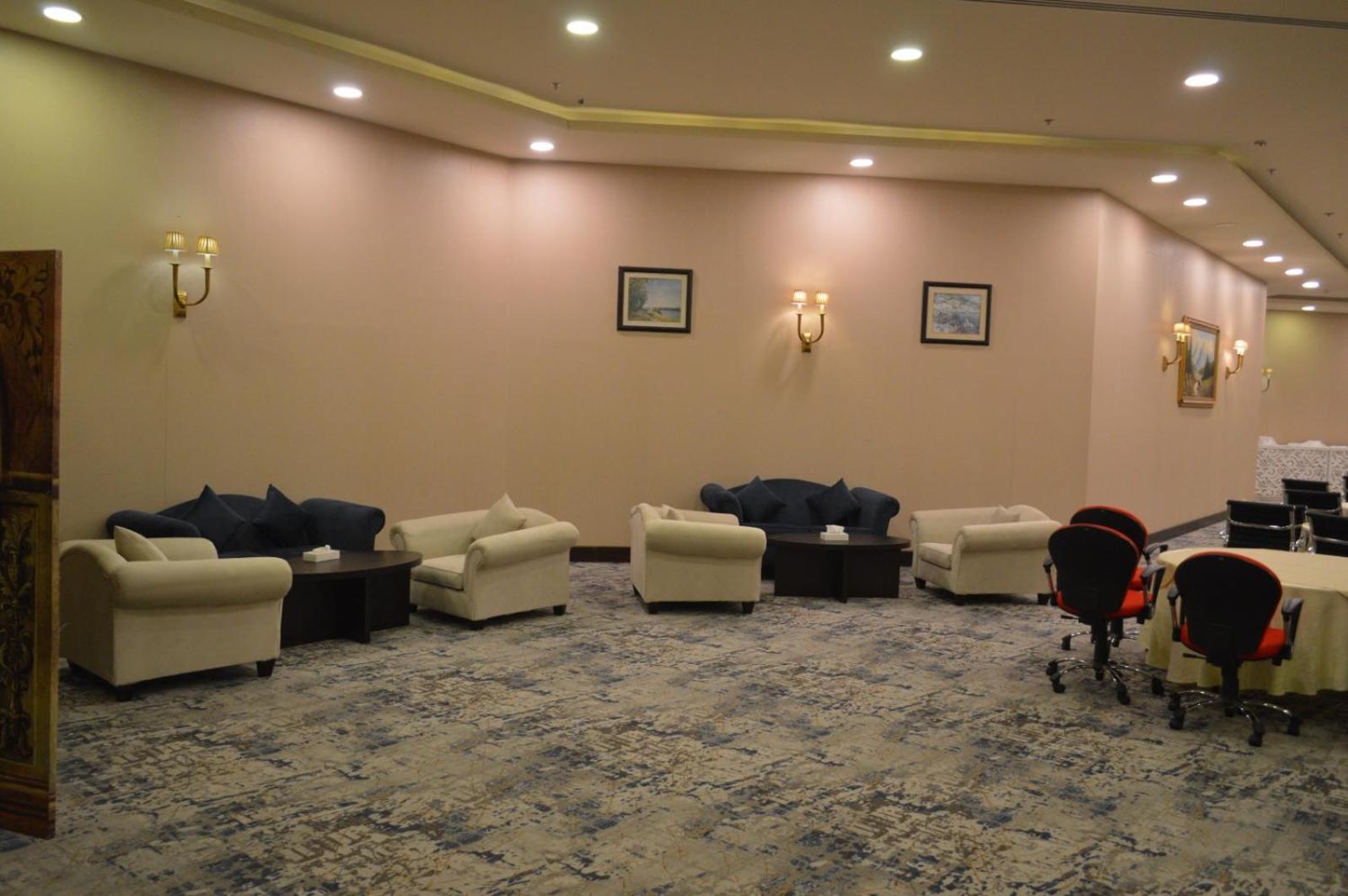 Golden Tulip Hail Luaran gambar