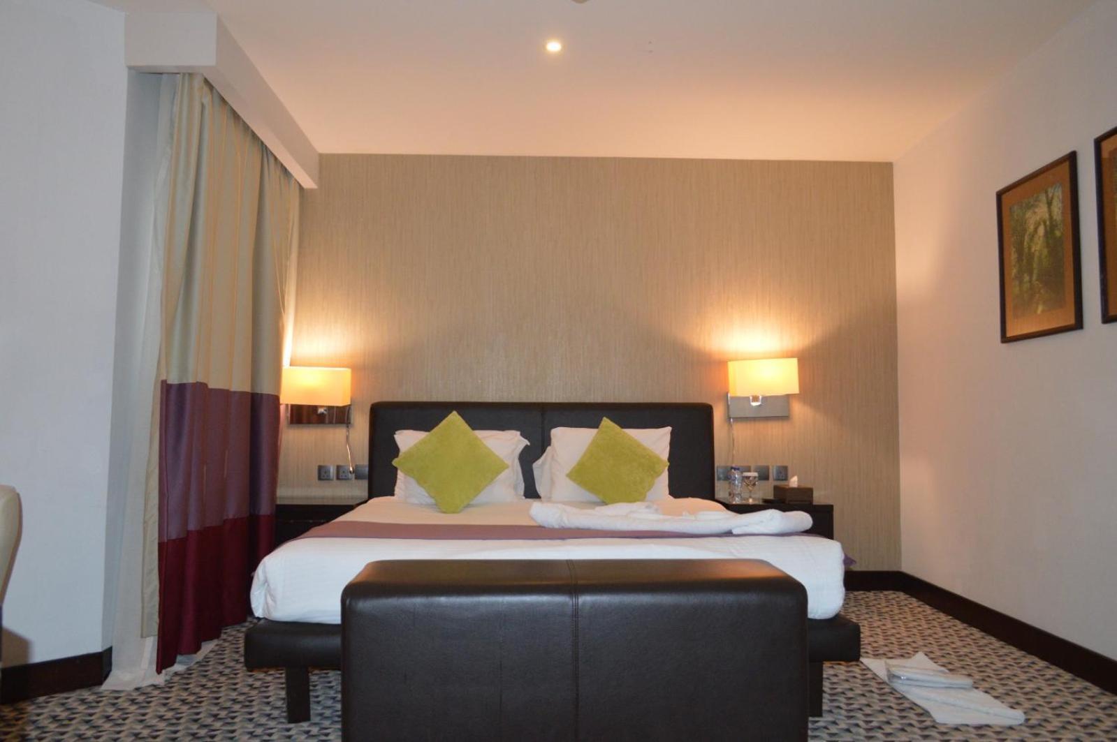 Golden Tulip Hail Luaran gambar