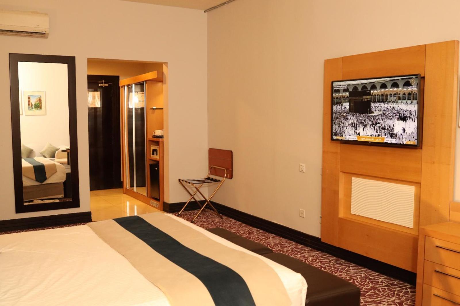 Golden Tulip Hail Luaran gambar