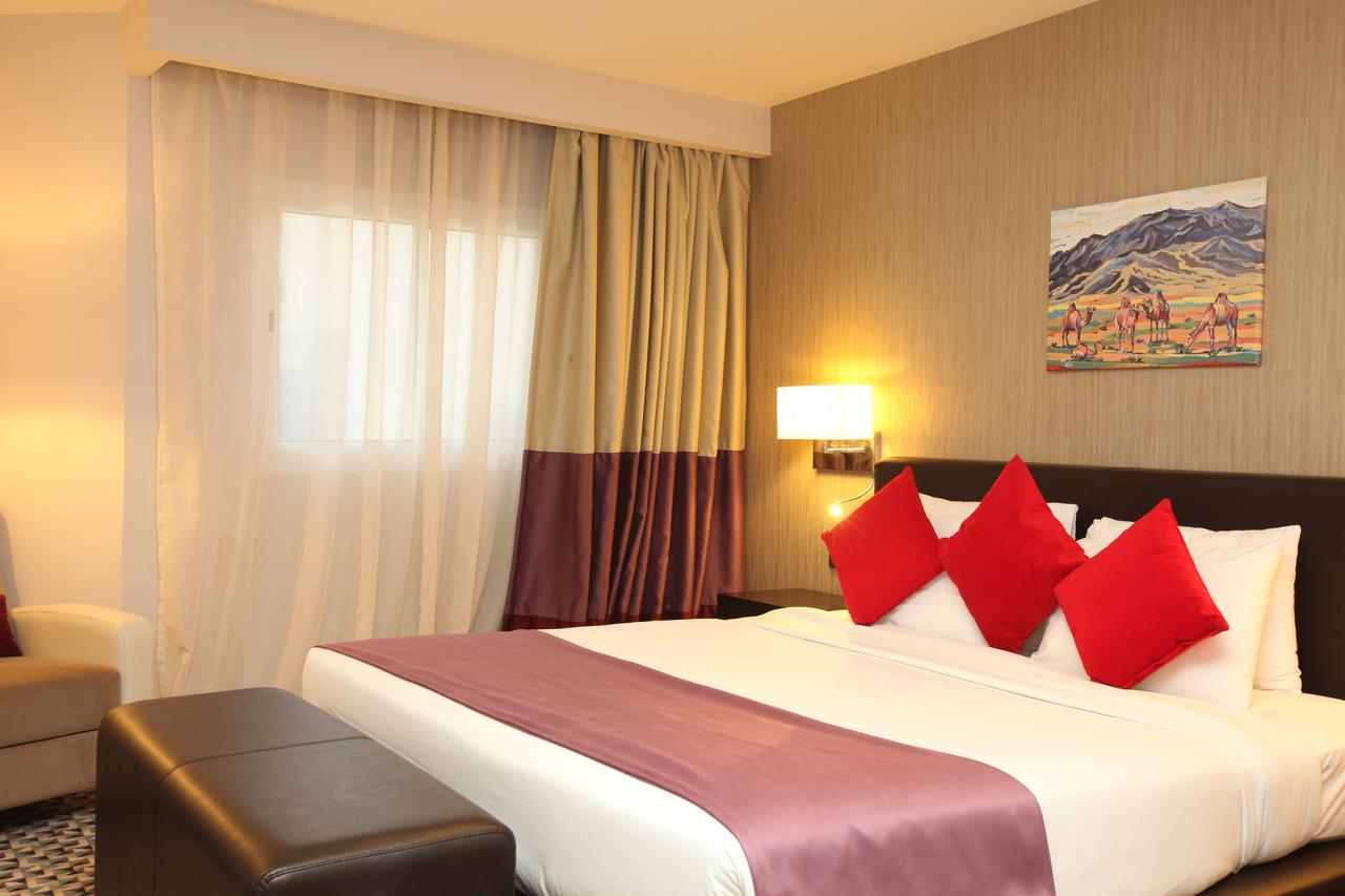Golden Tulip Hail Luaran gambar